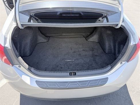 Used 2019 Toyota Corolla SE w/ Carpet Mat Package (TMS) image 17