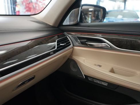 Used 2018 BMW 750i xDrive AWD/4WD image 47