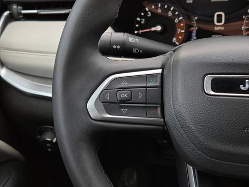 Used 2025 Jeep Compass Limited AWD/4WD image 22