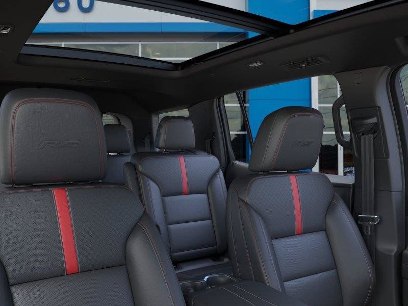 New 2027 Chevrolet Traverse RS w/ LPO, Floor Liner Package FWD image 24