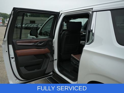 Used 2023 GMC Yukon XL Denali Ultimate w/ LPO, Floor Liner Package AWD/4WD image 29