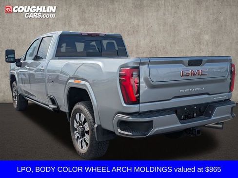Used 2025 GMC Sierra 3500 Denali w/ Denali Reserve Package AWD/4WD image 6