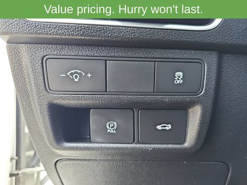 Used 2025 Hyundai Sonata SEL FWD image 28