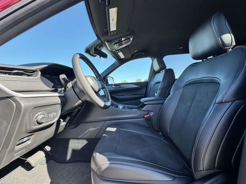 New 2025 Jeep Grand Cherokee L Laredo AWD/4WD image 19