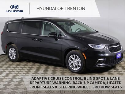 Used 2023 Chrysler Pacifica Touring-L
