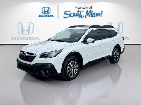 Used 2020 Subaru Outback Premium image 3