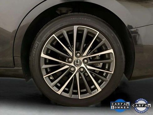 Used 2023 Lexus ES 300h w/ Premium Package image 27