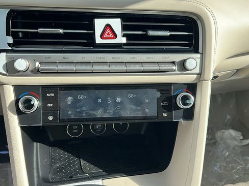 New 2026 Genesis G70 2.5T Prestige image 33