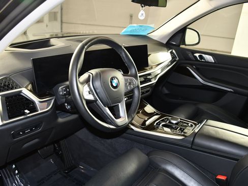 Used 2026 BMW X7 xDrive40i AWD/4WD image 2