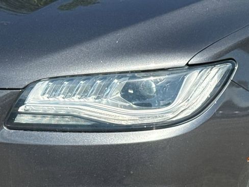 Used 2018 Lincoln MKZ Reserve w/ Climate Package FWD image 4
