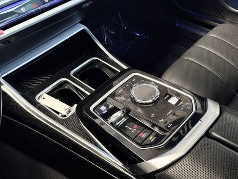 Used 2024 BMW 760i xDrive w/ Executive Package image 19