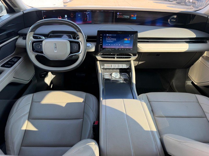 Used 2024 Lincoln Nautilus Premier AWD/4WD image 10