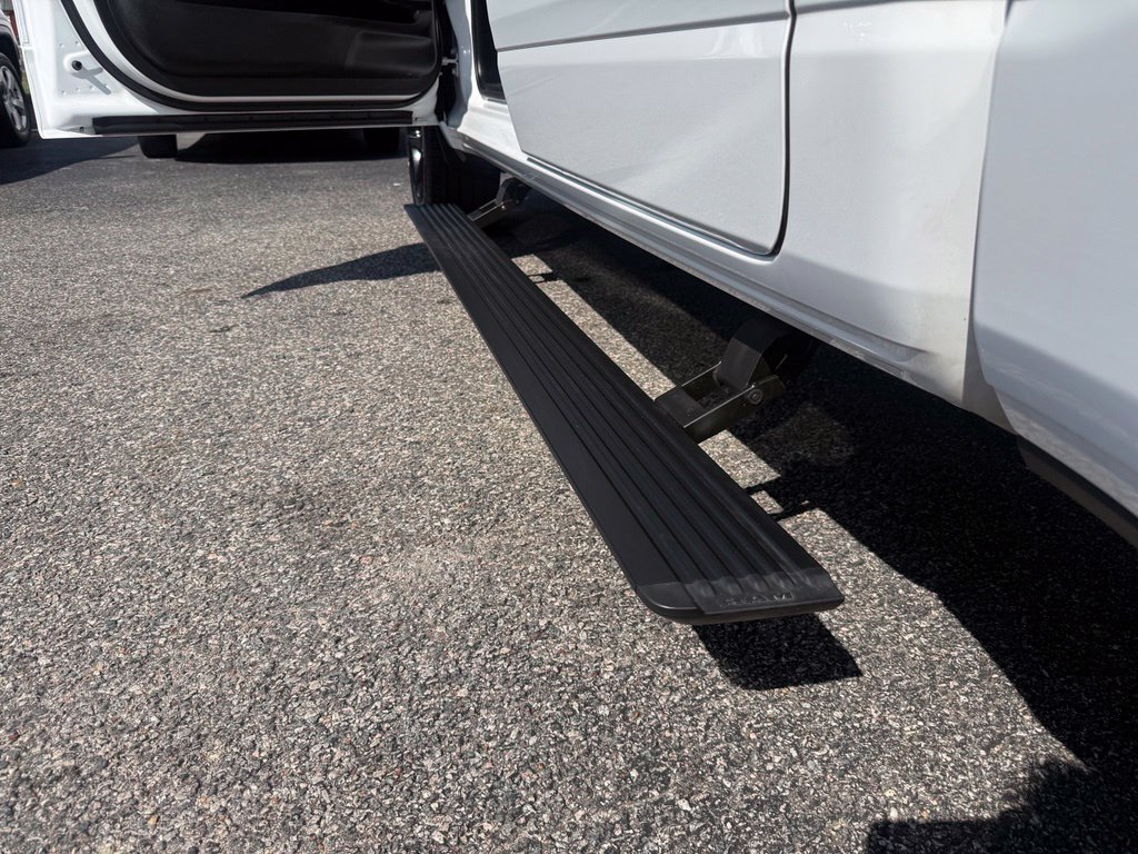 Used 2023 RAM 1500 Laramie AWD/4WD image 43