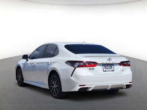 Used 2023 Toyota Camry SE FWD image 4