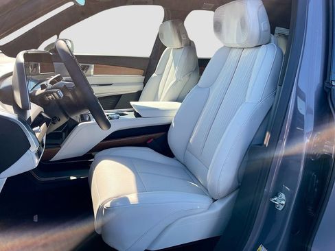 New 2026 Cadillac Vistiq Luxury image 20