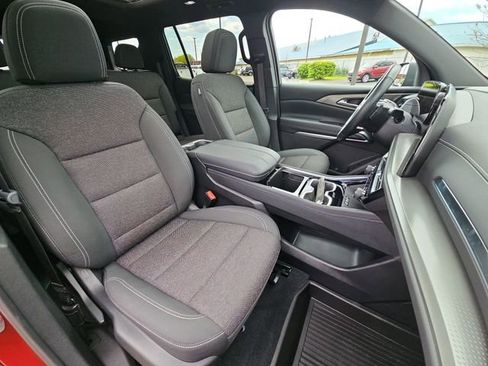 Used 2024 Chevrolet Traverse LT w/ LPO, Floor Liner Package AWD/4WD image 27