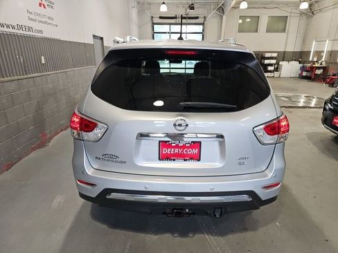 Used 2015 Nissan Pathfinder SL w/ Trailer Tow Package AWD/4WD image 4