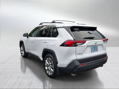 Used 2019 Toyota RAV4 XLE Premium w/ Advanced Technology Package AWD/4WD image 5