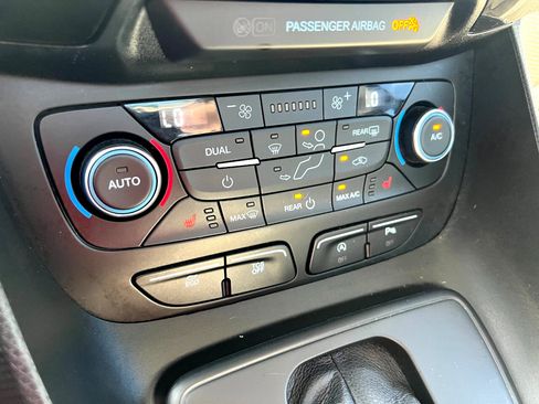 Used 2019 Ford Transit Connect Titanium w/ Titanium Premium Package image 41