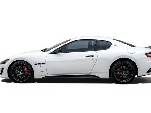 Used 2015 Maserati GranTurismo Sport RWD image 10