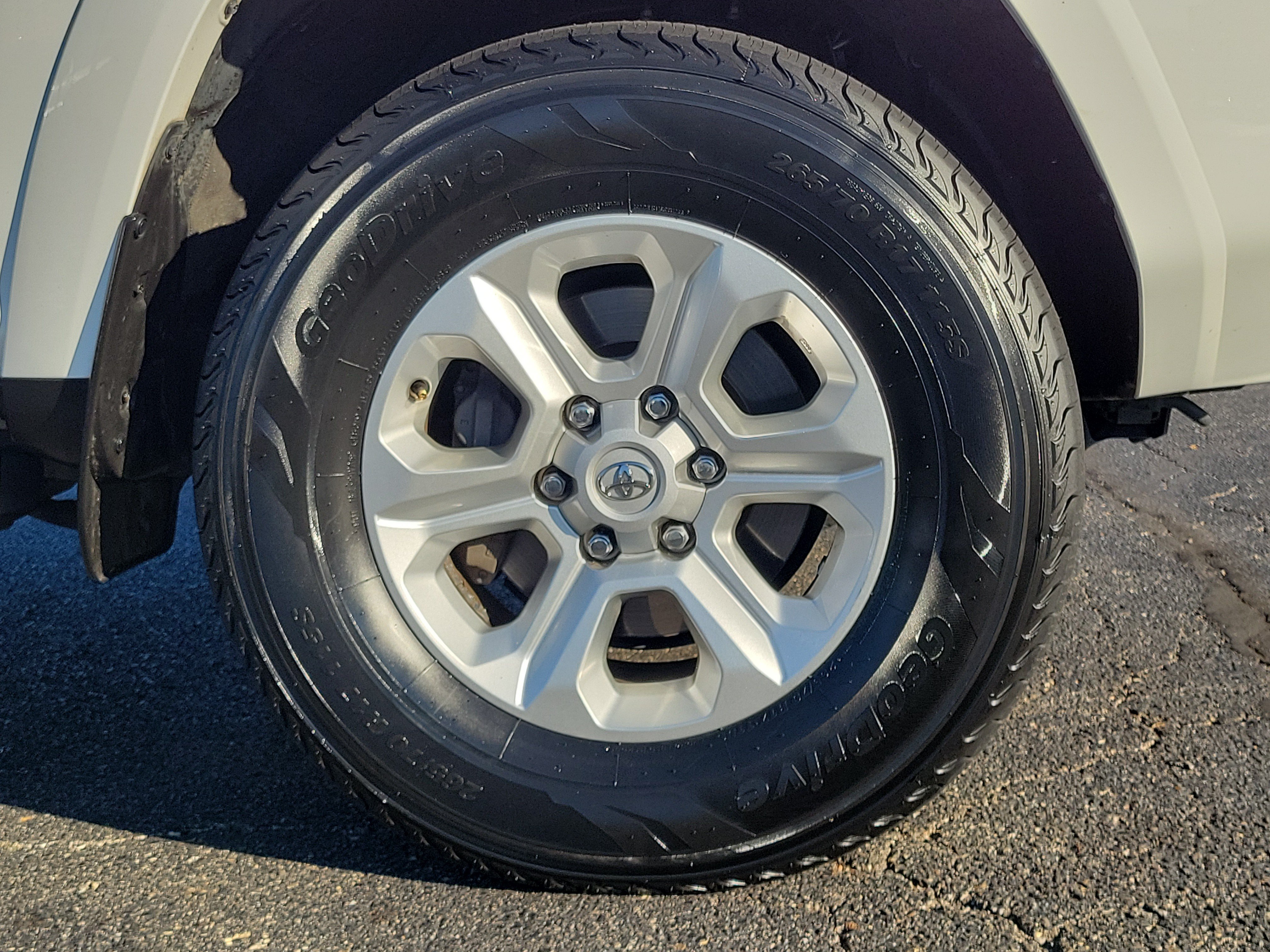 Used 2024 Toyota 4Runner SR5 AWD/4WD image 5