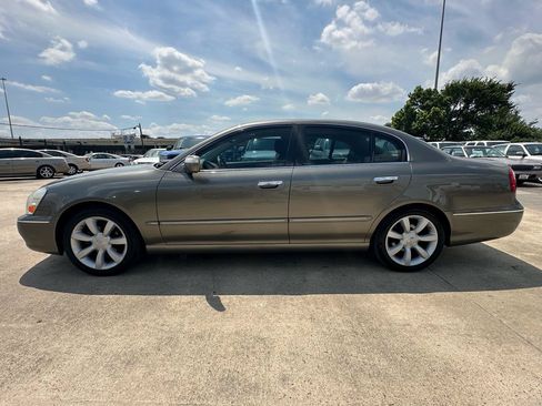 Used 2005 INFINITI Q45 w/ (P01) Premium Pkg RWD image 3