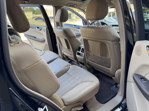 Used 2015 Mercedes-Benz GL 450 4MATIC image 18