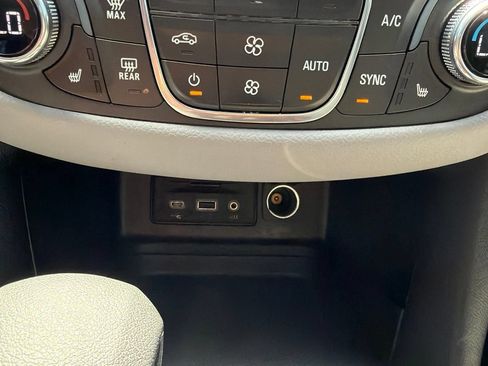 Used 2022 Chevrolet Equinox LT FWD image 22
