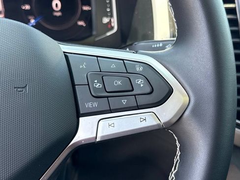 Used 2023 Volkswagen Atlas SEL AWD/4WD image 17