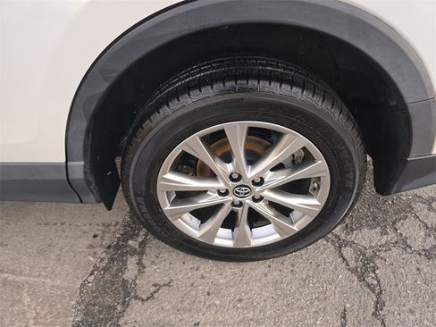 Used 2018 Toyota RAV4 Limited image 23