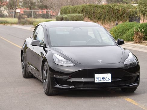 Used 2021 Tesla Model 3 Standard Range Plus image 38