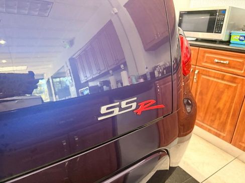 Used 2004 Chevrolet SSR w/ Preferred Equipment Group image 8