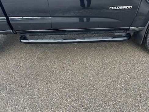 Used 2017 Chevrolet Colorado LT image 2