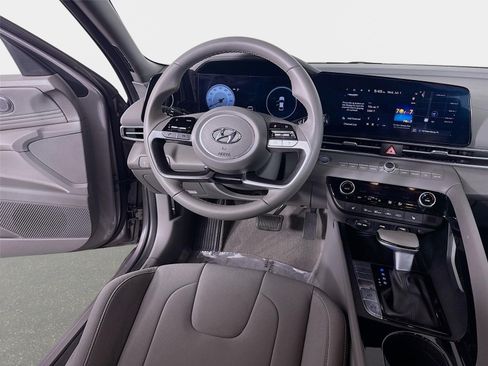 Certified 2023 Hyundai Elantra SEL w/ Convenience Package FWD image 23