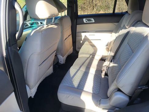 Used 2011 Ford Explorer XLT image 19