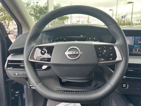 Certified 2025 Nissan Murano SV image 12