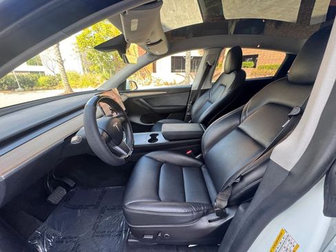Used 2023 Tesla Model Y Long Range AWD/4WD image 12