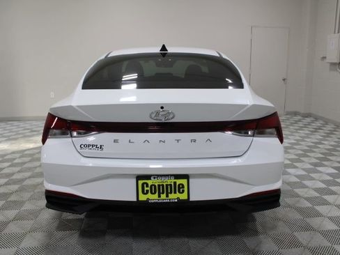 Used 2022 Hyundai Elantra SEL w/ Convenience Package image 10