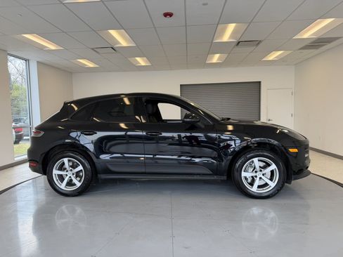 Used 2021 Porsche Macan AWD/4WD image 43