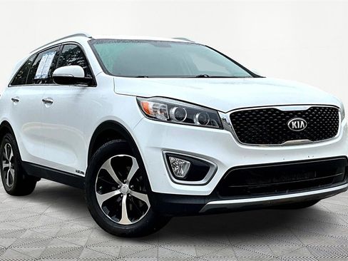 Used 2016 Kia Sorento EX image 12