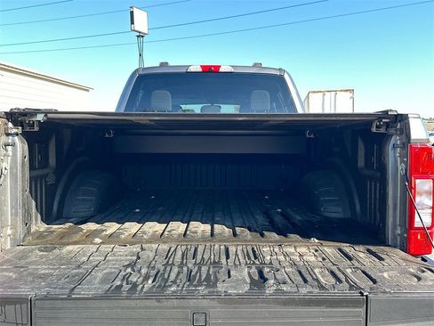 Used 2022 Ford F250 XLT w/ Black Appearance Package image 16