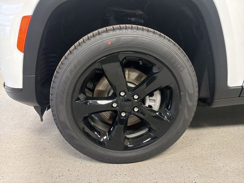 New 2025 Jeep Grand Cherokee L Limited w/ Black Appearance Package image 2