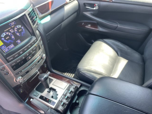 Used 2015 Lexus LX 570 4WD image 15
