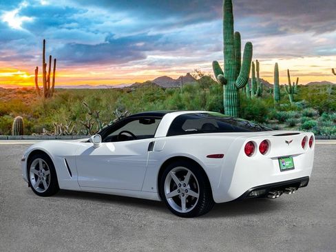 Used 2006 Chevrolet Corvette Coupe w/ Preferred Equipment Group RWD image 5