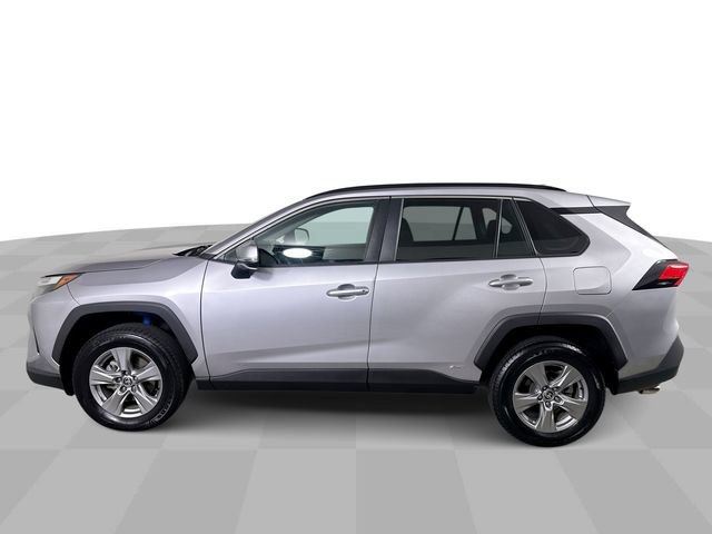 Used 2022 Toyota RAV4 XLE w/ Convenience Package AWD/4WD image 5