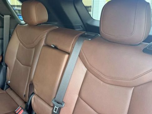 Certified 2023 Cadillac XT5 Premium Luxury AWD/4WD image 32
