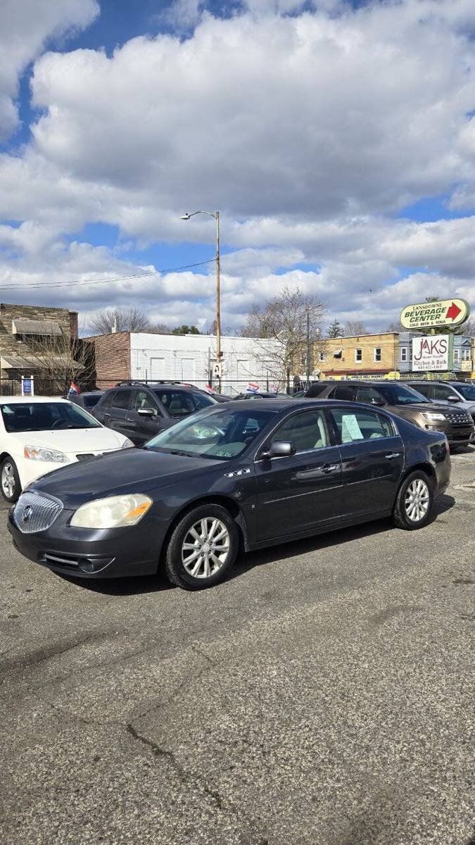 Used 2010 Buick Lucerne CXL FWD image 1