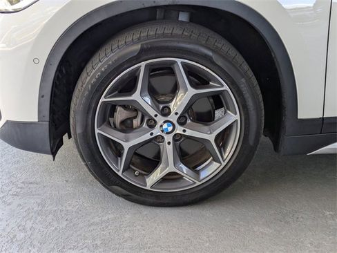 Used 2017 BMW X1 xDrive28i image 10