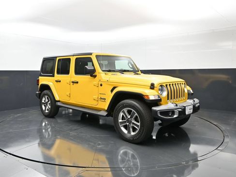 Used 2021 Jeep Wrangler Unlimited Sahara AWD/4WD image 1
