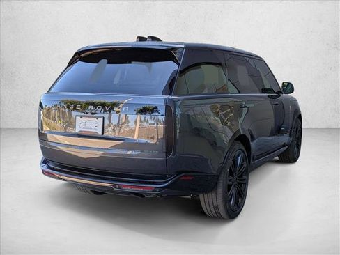 New 2026 Land Rover Range Rover Long Wheelbase SE image 2